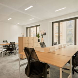 Bureau privé 16 m² 5 postes Coworking Rue du Faubourg Saint-Honoré Paris 75008 - photo 3
